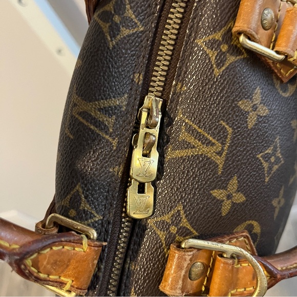 Louis Vuitton Bag - Picture 6 of 16